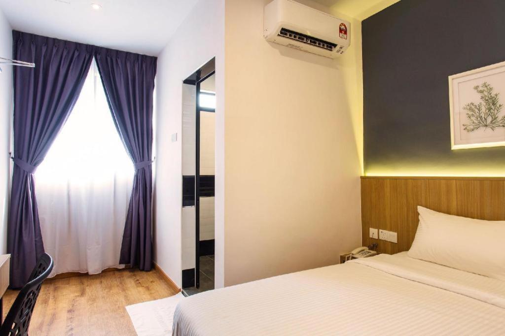 Hotel Insuna Τζόχορ Μπάχρου Εξωτερικό φωτογραφία